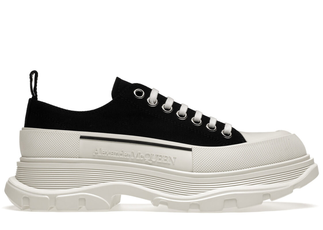 Alexander McQueen Sneakers Tread Slick Low Lace Up Black White FW21